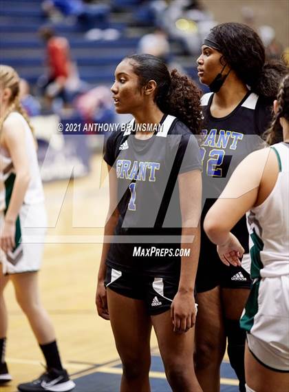 Thumbnail 1 in Grant vs. Ponderosa (Rosemont Tournament) photogallery.