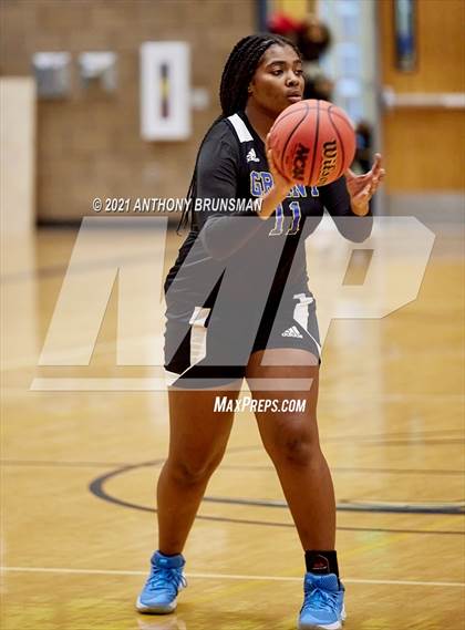 Thumbnail 1 in Grant vs. Ponderosa (Rosemont Tournament) photogallery.