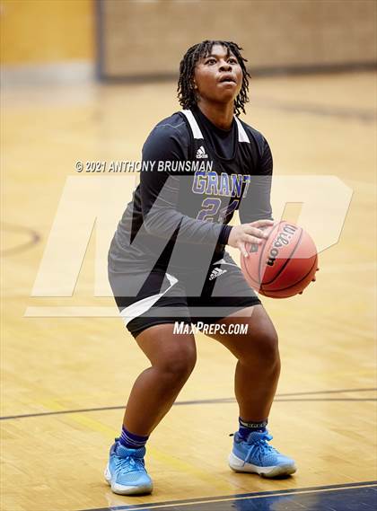 Thumbnail 1 in Grant vs. Ponderosa (Rosemont Tournament) photogallery.
