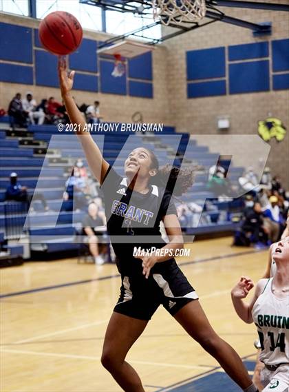 Thumbnail 1 in Grant vs. Ponderosa (Rosemont Tournament) photogallery.