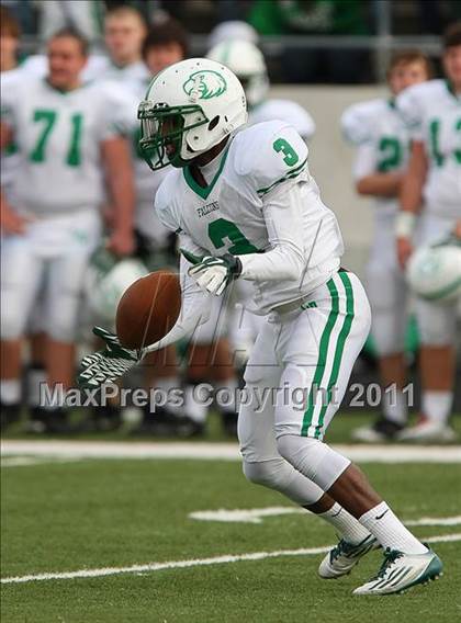 Thumbnail 2 in Stephenville vs. Lake Dallas (4A Division ll Regional Playoff ) photogallery.