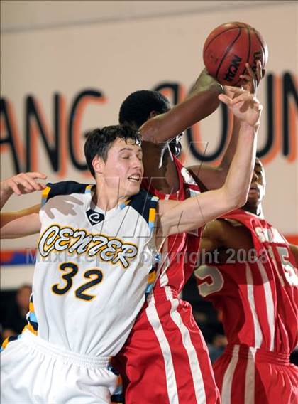 Thumbnail 3 in Center vs. San Juan photogallery.