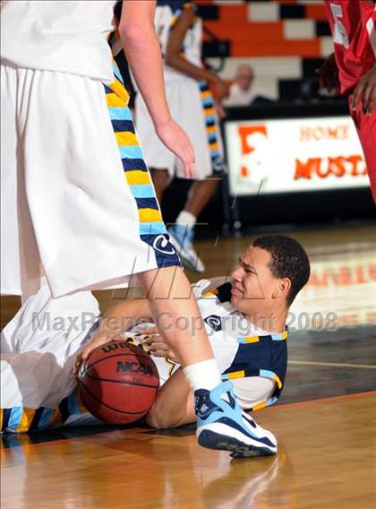 Thumbnail 3 in Center vs. San Juan photogallery.
