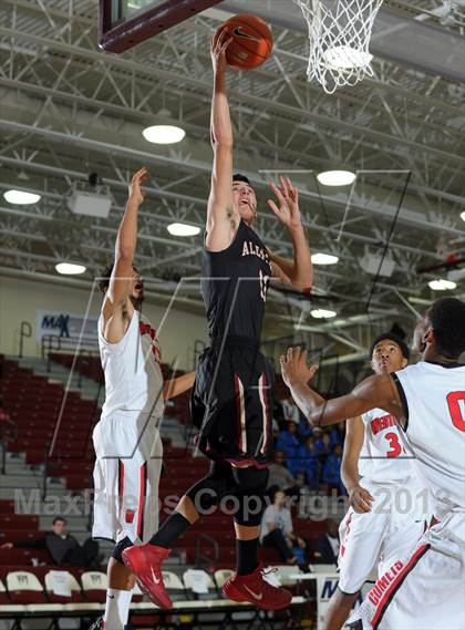 Thumbnail 3 in Alemany vs. Westchester (MaxPreps Holiday Classic) photogallery.