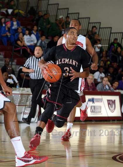 Thumbnail 3 in Alemany vs. Westchester (MaxPreps Holiday Classic) photogallery.