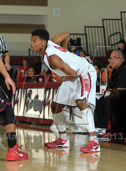 Thumbnail 2 in Alemany vs. Westchester (MaxPreps Holiday Classic) photogallery.