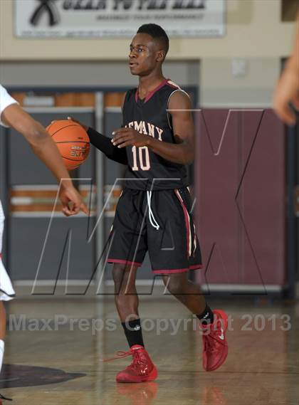 Thumbnail 1 in Alemany vs. Westchester (MaxPreps Holiday Classic) photogallery.