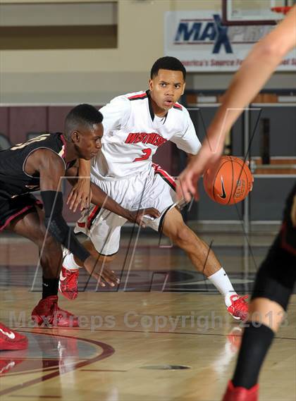 Thumbnail 2 in Alemany vs. Westchester (MaxPreps Holiday Classic) photogallery.