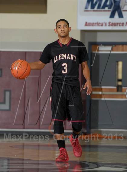 Thumbnail 3 in Alemany vs. Westchester (MaxPreps Holiday Classic) photogallery.