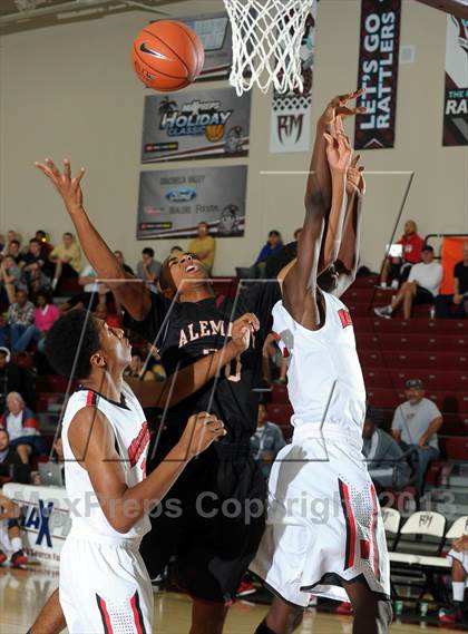 Thumbnail 3 in Alemany vs. Westchester (MaxPreps Holiday Classic) photogallery.