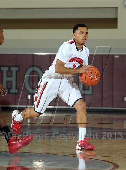 Thumbnail 3 in Alemany vs. Westchester (MaxPreps Holiday Classic) photogallery.