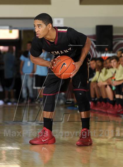 Thumbnail 1 in Alemany vs. Westchester (MaxPreps Holiday Classic) photogallery.