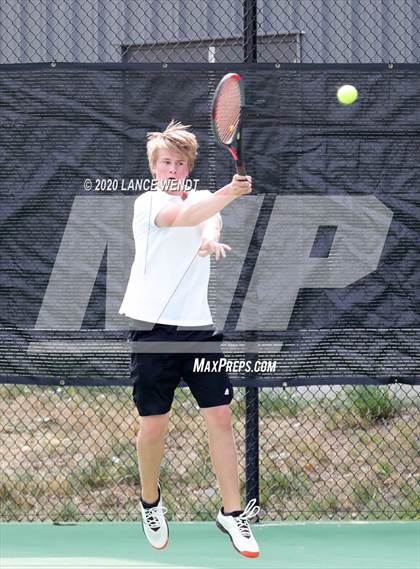 Thumbnail 1 in CHSAA 4A Region 1 photogallery.