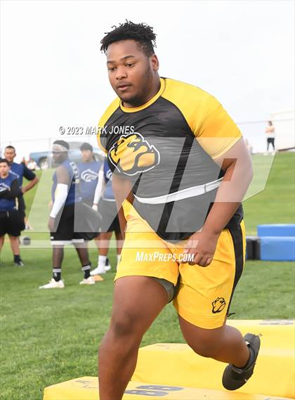 Thumbnail 3 in Goldwater Big Man Contest photogallery.