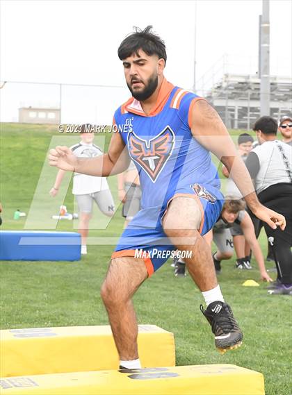 Thumbnail 1 in Goldwater Big Man Contest photogallery.