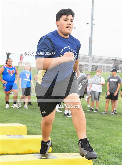 Thumbnail 3 in Goldwater Big Man Contest photogallery.