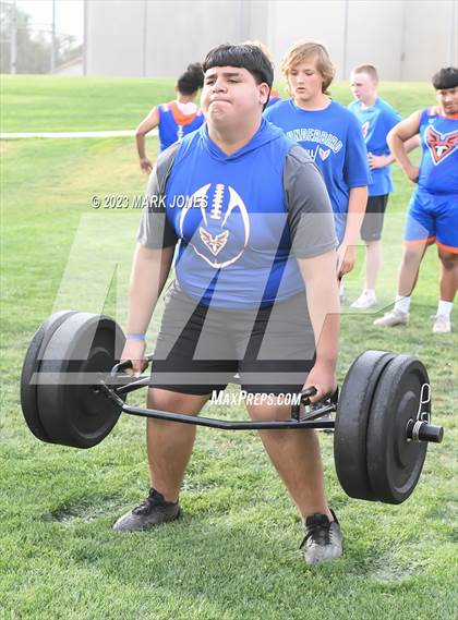 Thumbnail 2 in Goldwater Big Man Contest photogallery.