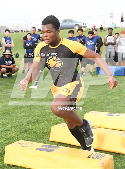 Thumbnail 3 in Goldwater Big Man Contest photogallery.