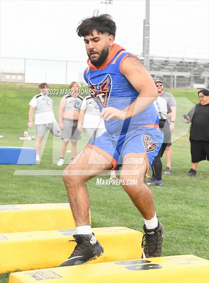 Thumbnail 2 in Goldwater Big Man Contest photogallery.