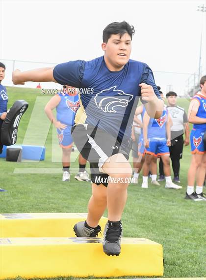 Thumbnail 2 in Goldwater Big Man Contest photogallery.