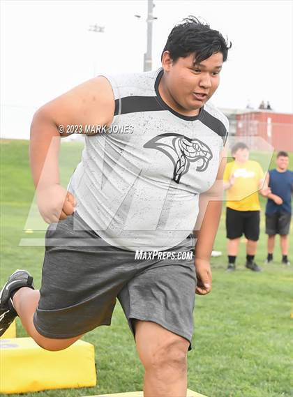 Thumbnail 1 in Goldwater Big Man Contest photogallery.