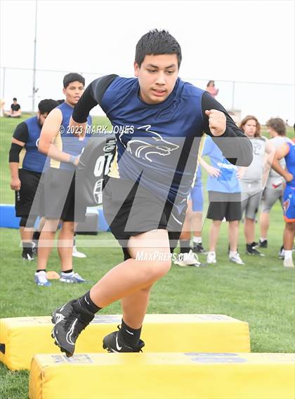 Thumbnail 1 in Goldwater Big Man Contest photogallery.