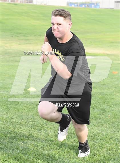 Thumbnail 1 in Goldwater Big Man Contest photogallery.