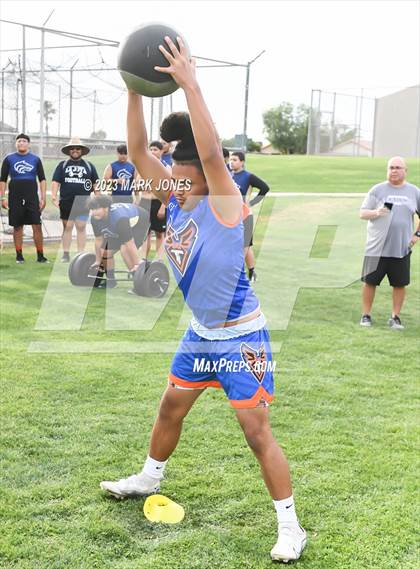 Thumbnail 2 in Goldwater Big Man Contest photogallery.