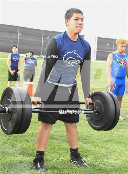 Thumbnail 3 in Goldwater Big Man Contest photogallery.
