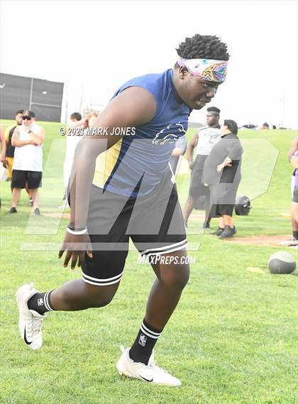 Thumbnail 2 in Goldwater Big Man Contest photogallery.
