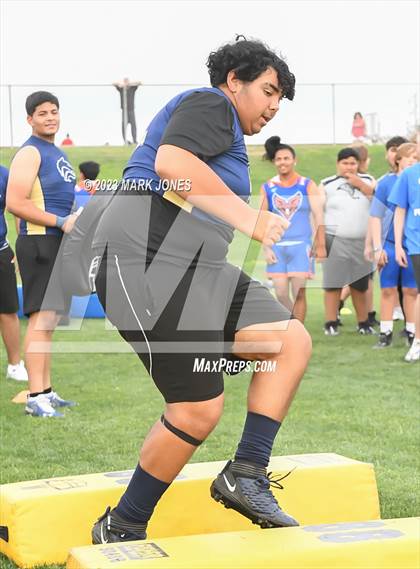 Thumbnail 2 in Goldwater Big Man Contest photogallery.