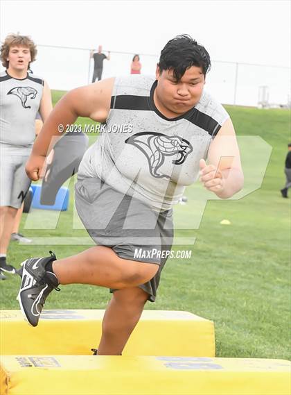 Thumbnail 2 in Goldwater Big Man Contest photogallery.