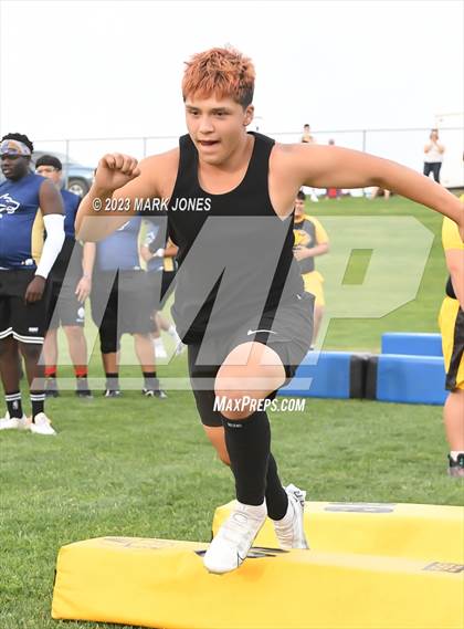 Thumbnail 1 in Goldwater Big Man Contest photogallery.