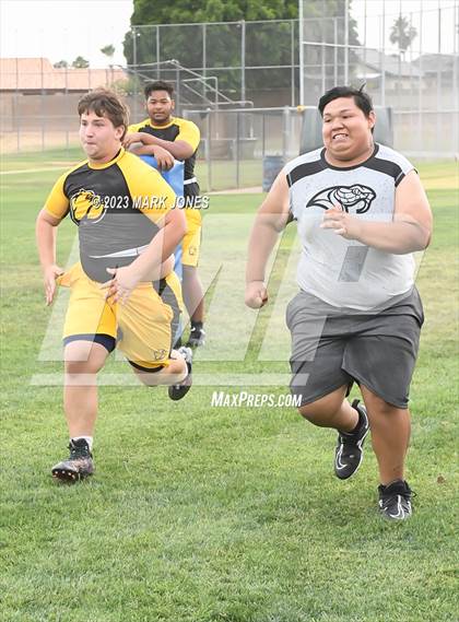Thumbnail 2 in Goldwater Big Man Contest photogallery.