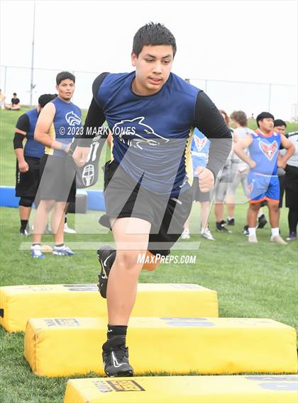 Thumbnail 2 in Goldwater Big Man Contest photogallery.
