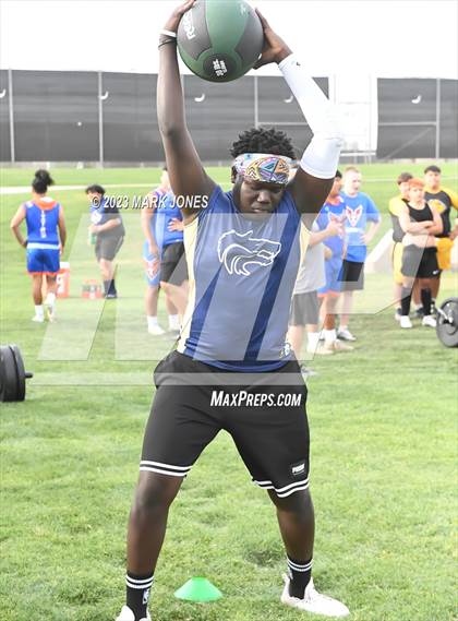 Thumbnail 3 in Goldwater Big Man Contest photogallery.