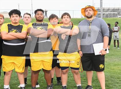 Thumbnail 3 in Goldwater Big Man Contest photogallery.