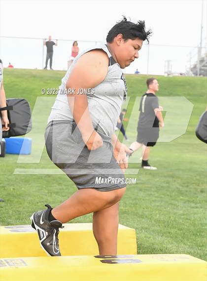Thumbnail 1 in Goldwater Big Man Contest photogallery.