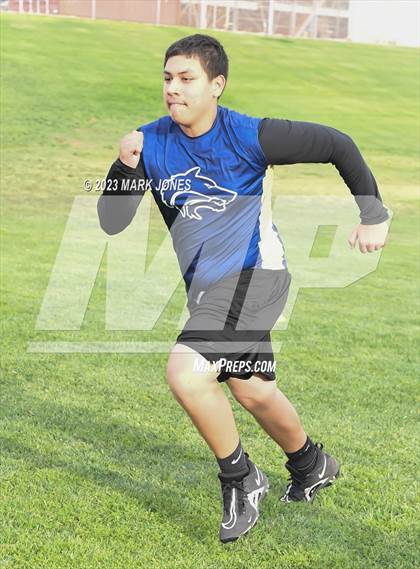 Thumbnail 3 in Goldwater Big Man Contest photogallery.