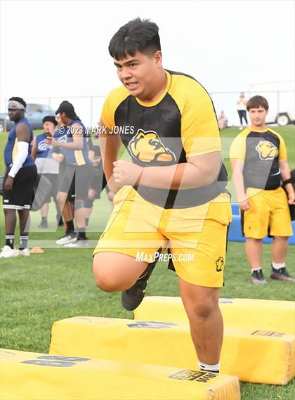 Thumbnail 2 in Goldwater Big Man Contest photogallery.