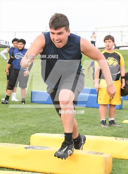 Thumbnail 2 in Goldwater Big Man Contest photogallery.