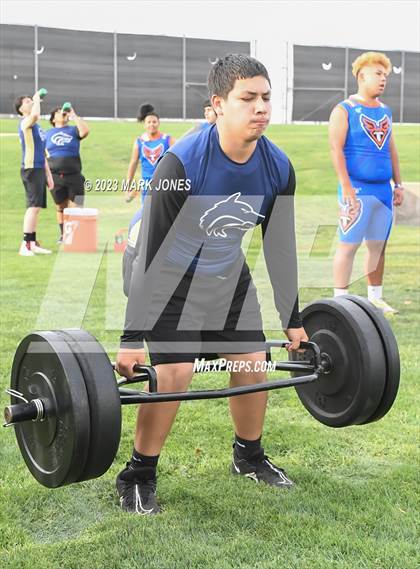 Thumbnail 2 in Goldwater Big Man Contest photogallery.