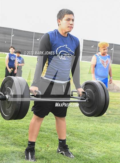 Thumbnail 1 in Goldwater Big Man Contest photogallery.