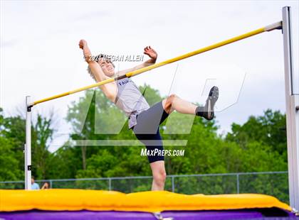 Thumbnail 3 in Southwest Division 1 District Championships photogallery.