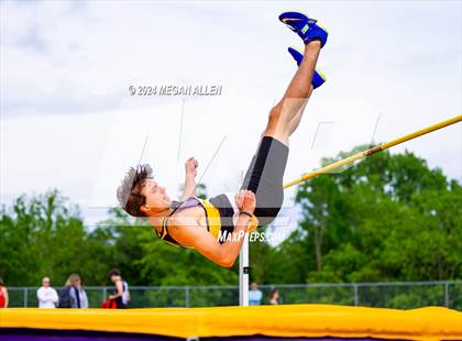 Thumbnail 2 in Southwest Division 1 District Championships photogallery.