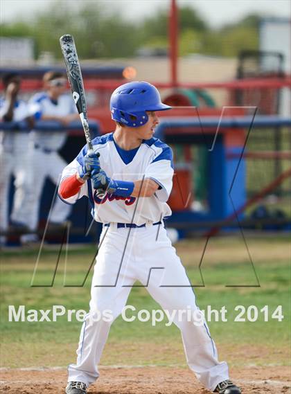 Thumbnail 2 in Wylie vs. Cooper photogallery.