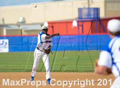 Thumbnail 2 in Wylie vs. Cooper photogallery.