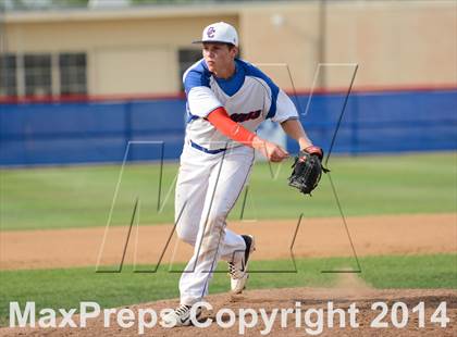 Thumbnail 3 in Wylie vs. Cooper photogallery.