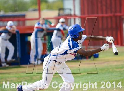 Thumbnail 3 in Wylie vs. Cooper photogallery.