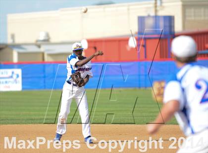 Thumbnail 3 in Wylie vs. Cooper photogallery.